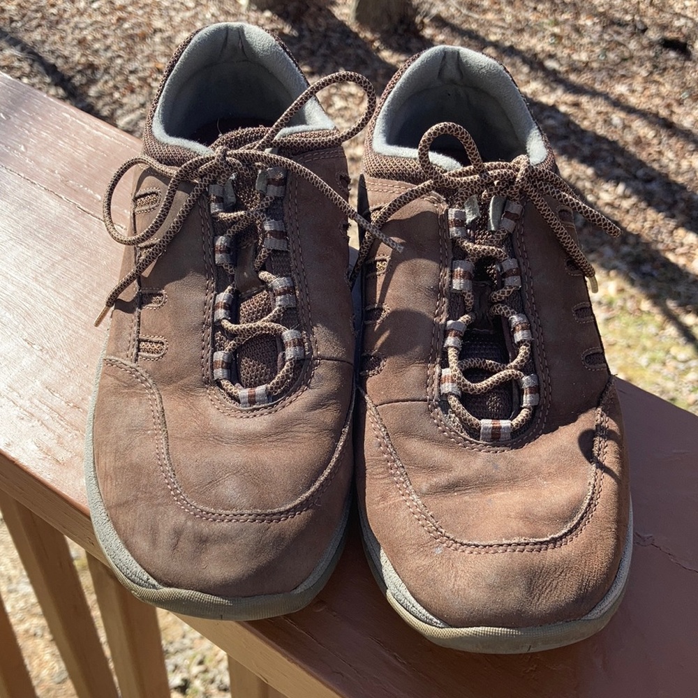 Easy Spirit brown sneakers